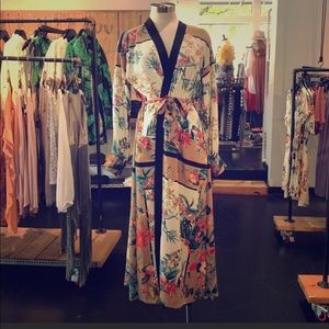 Vici collection kimono/duster robe NWT